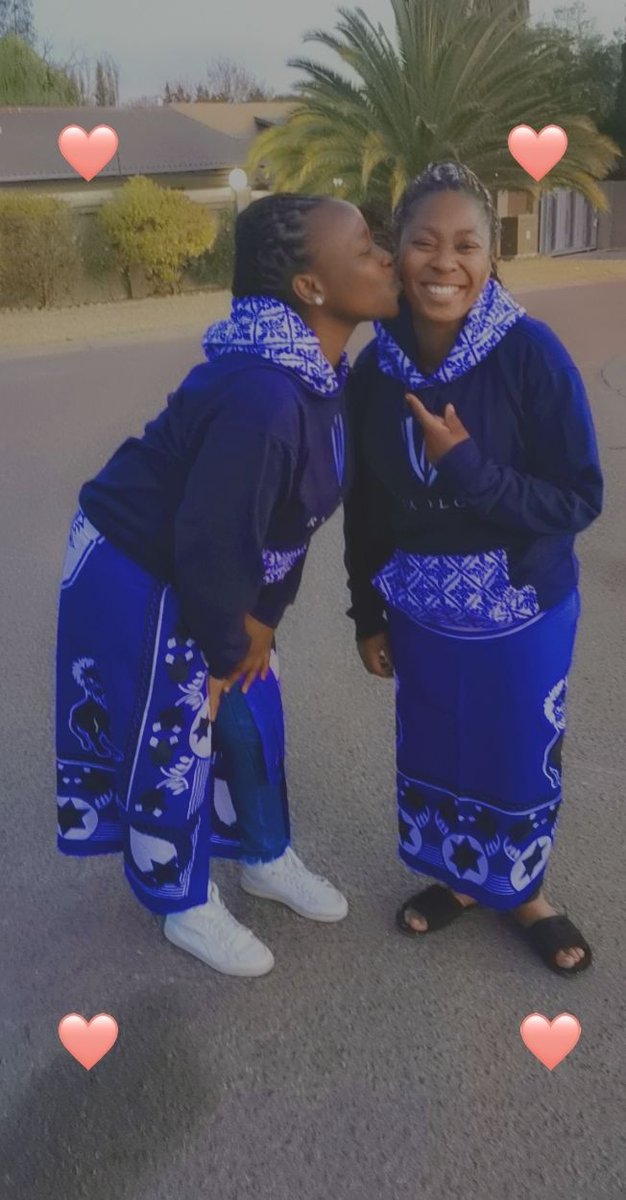 Gogo_Mhlabas's tweet photo. Since it's Tuesday why not ngwana Dad🤭🙈😍. My partner in crime, love you darling Gobs right there...Mara she knows ke mogolo moo yena 🤔😋🤣🤣
#Sangomas👏👏
#Prophetess 🙏🙏🙏
#theShobagirls 🪘🕯💫💃🥁 https://t.co/getbeaSa4T