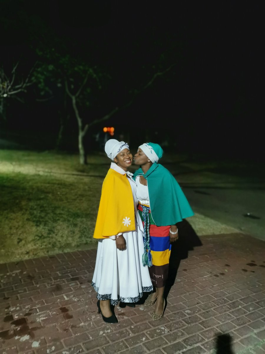 Gogo_Mhlabas's tweet photo. Since it's Tuesday why not ngwana Dad🤭🙈😍. My partner in crime, love you darling Gobs right there...Mara she knows ke mogolo moo yena 🤔😋🤣🤣
#Sangomas👏👏
#Prophetess 🙏🙏🙏
#theShobagirls 🪘🕯💫💃🥁 https://t.co/getbeaSa4T