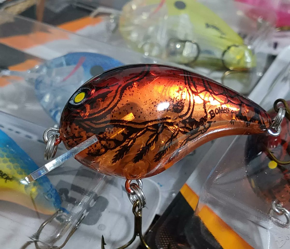 texasbankfishe1's tweet photo. Bomber Lures Square A 3/8oz
SMITH Original limited color.
シャンプレインに住むスクエアAコレクターからスミス限定カラーのコチラを探してくれと頼まれました。

反射板入のクローダッドは個人的にツボ😆

#bomberlures
#squarea
#スミス
#ボーマー
#スクエアa
https://t.co/AaEdIGX4NP https://t.co/6O4KulCaHX