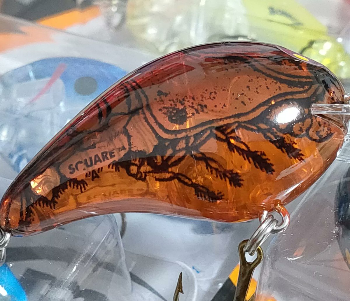 texasbankfishe1's tweet photo. Bomber Lures Square A 3/8oz
SMITH Original limited color.
シャンプレインに住むスクエアAコレクターからスミス限定カラーのコチラを探してくれと頼まれました。

反射板入のクローダッドは個人的にツボ😆

#bomberlures
#squarea
#スミス
#ボーマー
#スクエアa
https://t.co/AaEdIGX4NP https://t.co/6O4KulCaHX