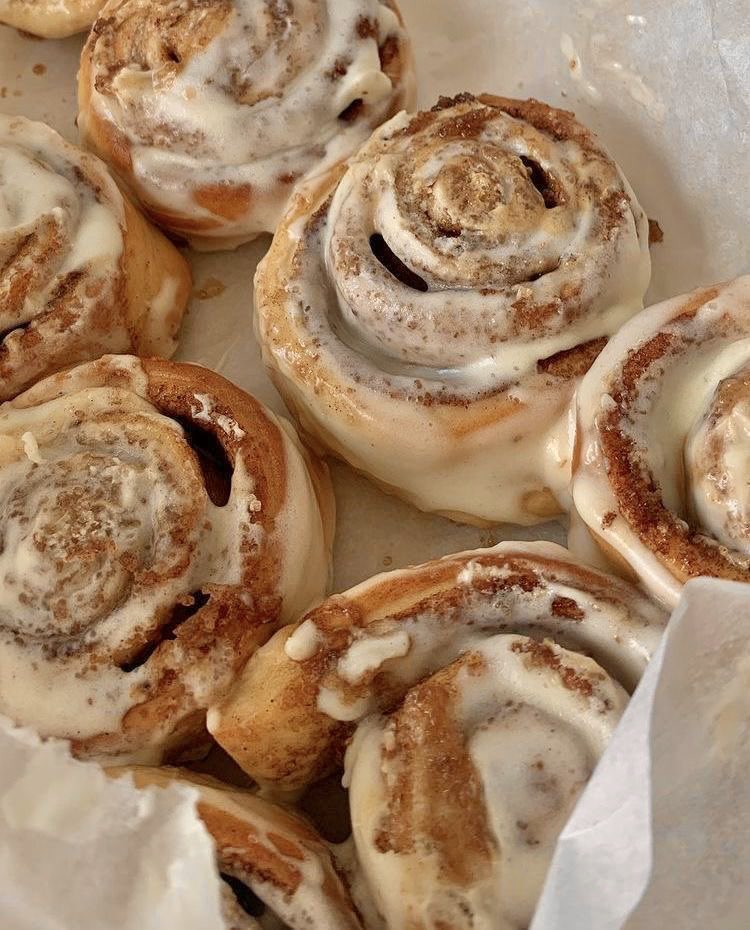 malusokay's tweet photo. Nothing is better than warm cinnamon rolls 💭🧸✨ https://t.co/rdH6hmxRc2
