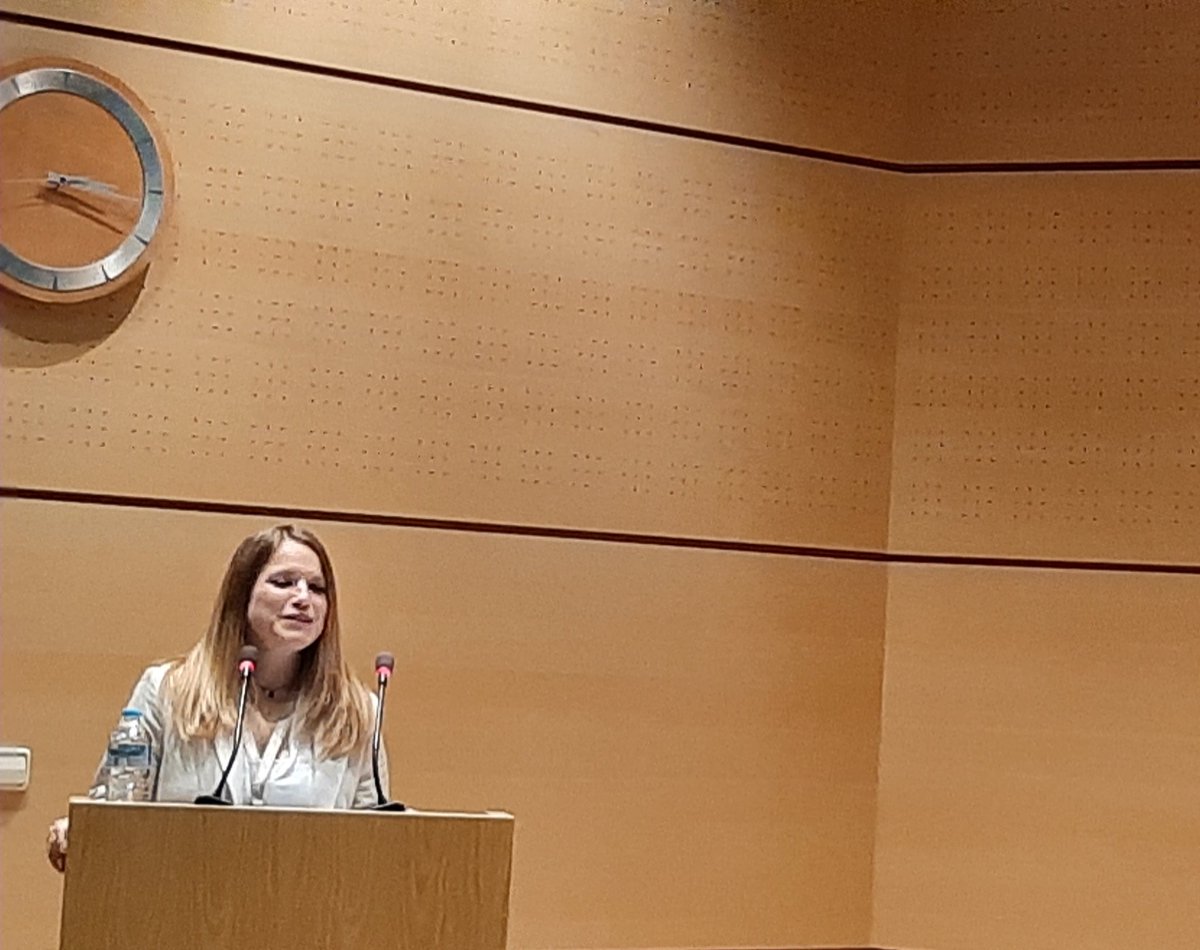 CNIOStopCancer's tweet photo. Short Talk | When the non-coding codes: Mining the microproteome for novel regulators of cancer cell plasticity by @MariaAbadMendez from @VHIO #CFM_AGING22 @CaixaResearch https://t.co/XjIfMxnwh3