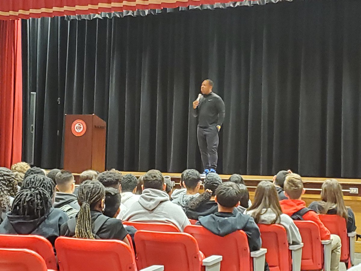 This morning we welcome motivational speaker Keith Hawkins to speak with the class of 2025.  An awesome message of leadership, success, and growth for our students
