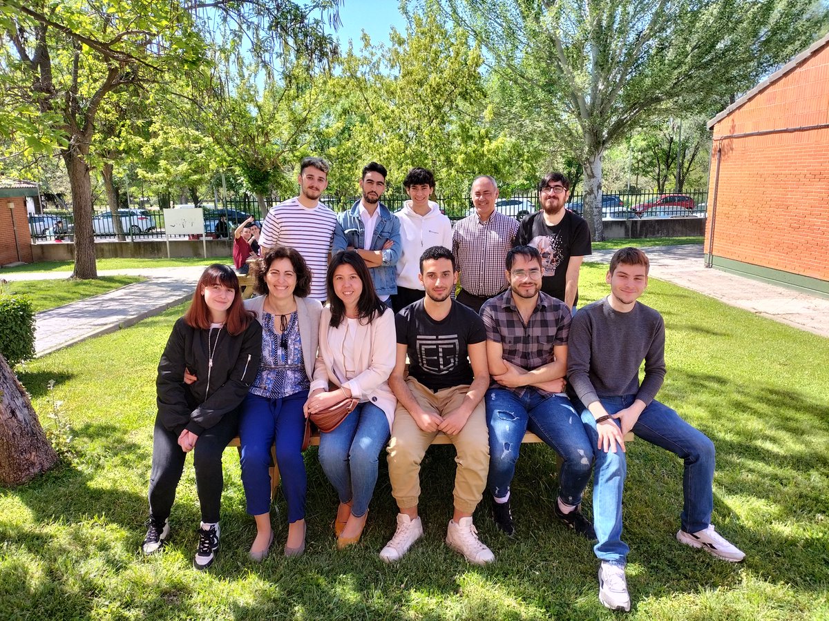 Carmelafol1's tweet photo. Hoy hemos tenido un encuentro muy interesante entre el equipo @Emprende_Rua y la empresa Albufera Energy Storage q nos propuso el reto en #24hINNOBCN. Muchas posibilidades de cooperación. Tejiendo redes y generando sinergias para mejorar #empleabilidad  #FP. https://t.co/FXKB4m2U79