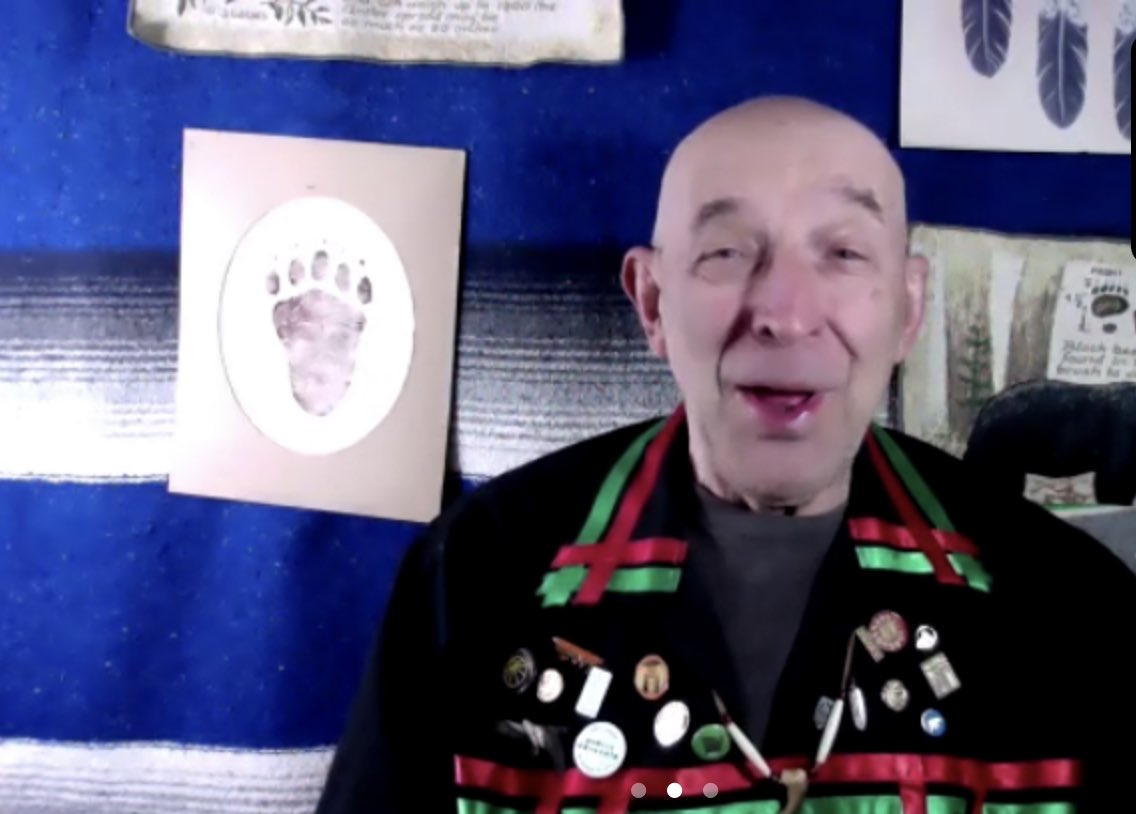 <a href="/BWiseCCDS/">Brian Wise</a>  “Listen, Observe, Remember &amp; Share!” Advice for students from #josephbruchac #nativeamerican Diversity Guest Author <a href="/ccdsnews/">CharlotteCountryDay</a> #ccds