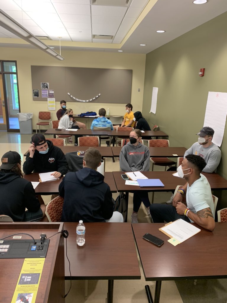 RonSiersJr's tweet photo. SCED 101 Learning Leadership @TLCTalk students reflecting upon their most meaningful recognition in class this morning @SalisburyU  @Seidelschool @scedpe @lahenry96 @Jim_Kouzes @jimfox_66  @gregagl https://t.co/Fxy5CfwgRq