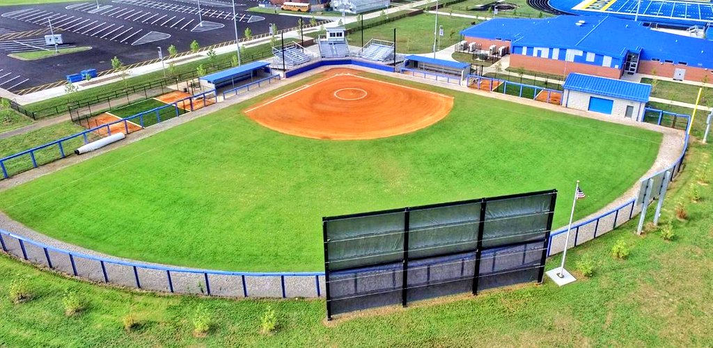coachmckinney73's tweet photo. WE middle softball tryouts will be May 18th &amp; 19th from 5:30 - 8:00 at Warren East HS. Girls that are going to the 5th, 6th, 7th &amp; 8th grade for the 2022-23 school year can tryout. Must have a updated sports physical.
@nweseagles @WEMSNews @RichardsvilleEl @bristowelem @OESCards https://t.co/1EypWwTRIG