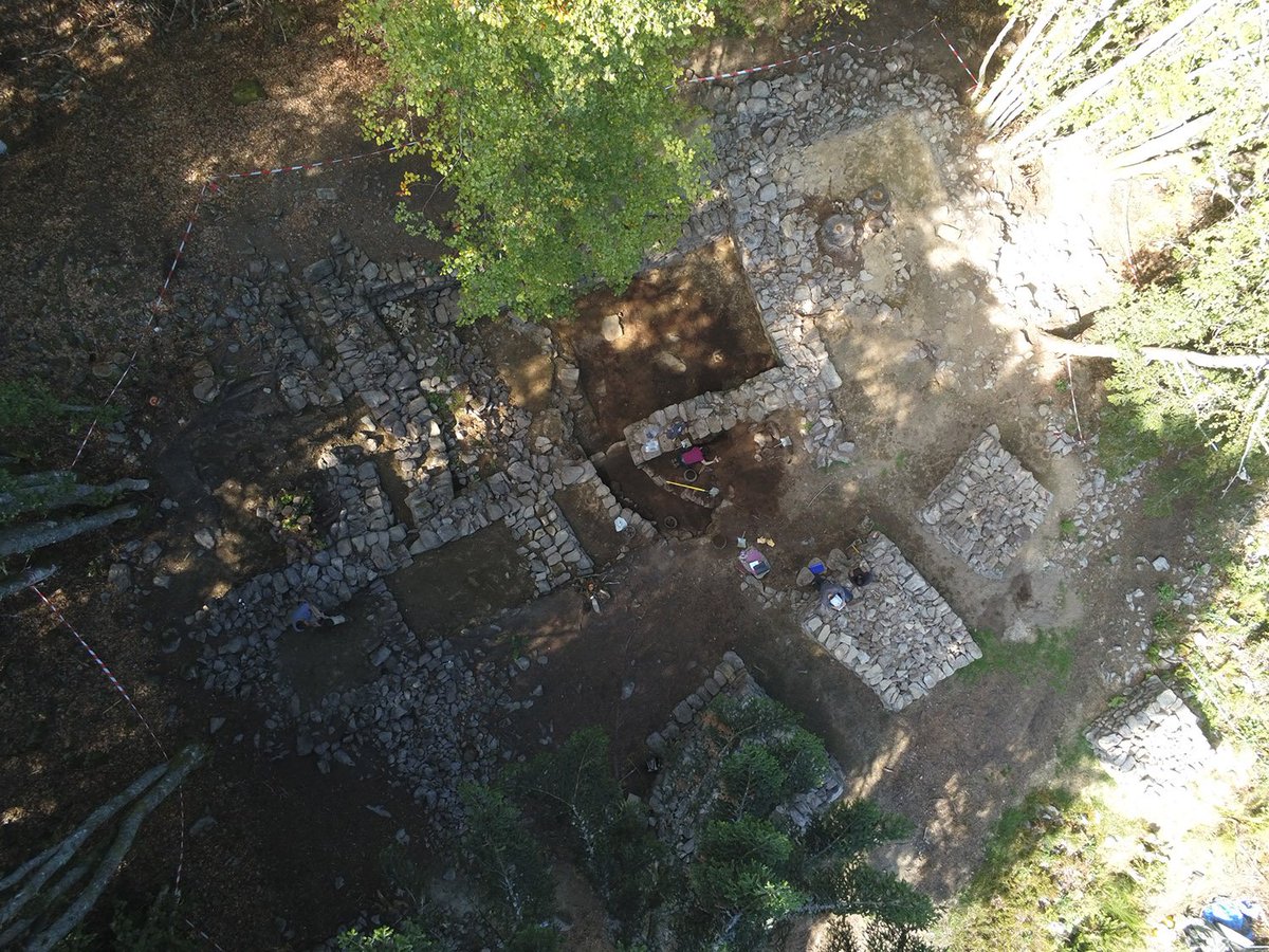 intocrypto_TbkG's tweet photo. 🏺 - STAGE DE FOUILLES - 🏺

Stud'Archéo diffuse📣 :

Fouilles d'un habitat élitaire (Xe-XIe s.) perché dans les monts du Forez ! ⛏️

🗓️ Du 27/06 au 22/07
📍 La Regardière, Saint-Bonnet-le-Courreau, 42
⛺ Hébergement en gîte + repas
➡️CV + lettre : christophe.mathevot@ladiana.com https://t.co/ESaDklh9KU