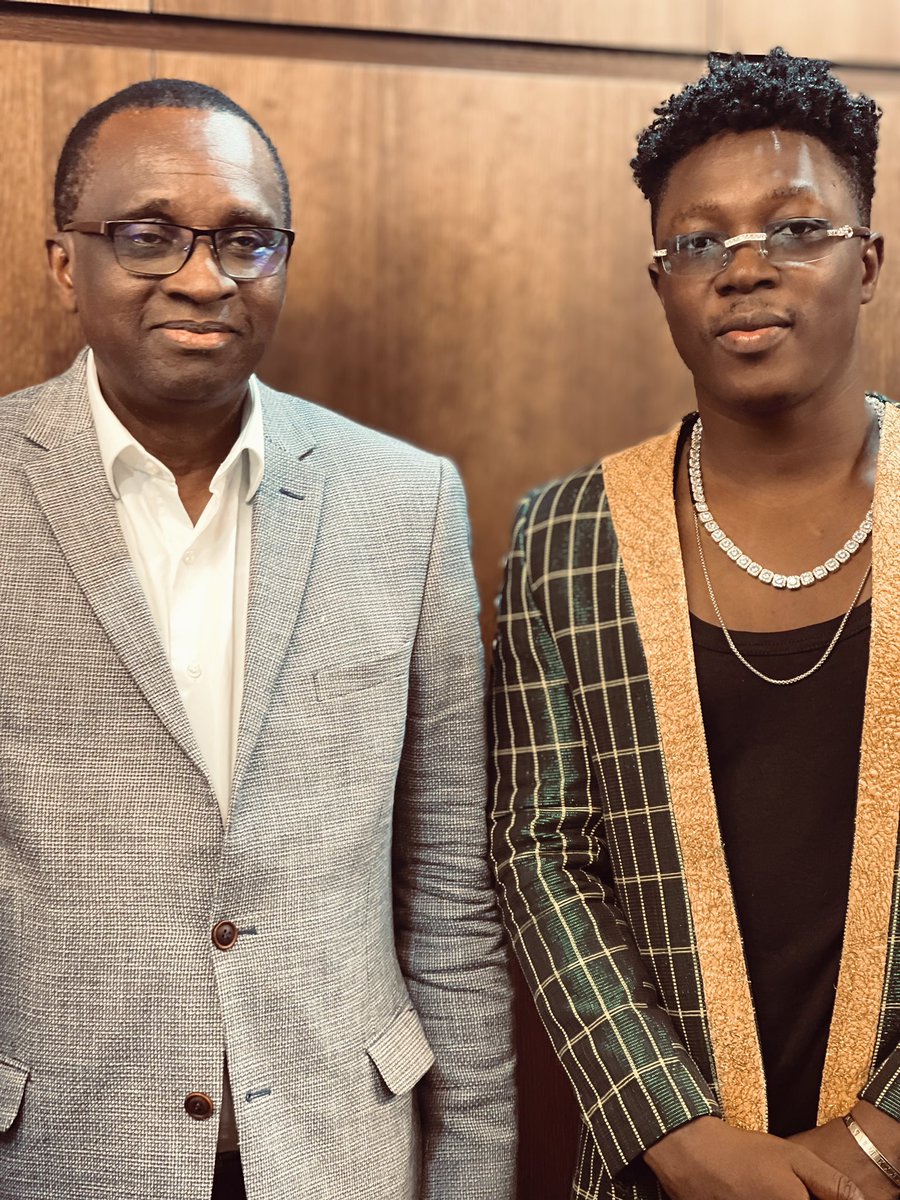 SoulBangs's tweet photo. Joyeux anniversaire papa @SouareOfficiel longue vie dans la santé et paix du cœur, Qu’Allah continue de vous fortifier, ameen 🤲🏿🙏🏾♥️.
#EvolutionV2 : Le 01 Octobre 2022
Mma Star 💫 🔻🔻
🔗https://t.co/Jdn1xa89W4 https://t.co/F1TlYHw0kl