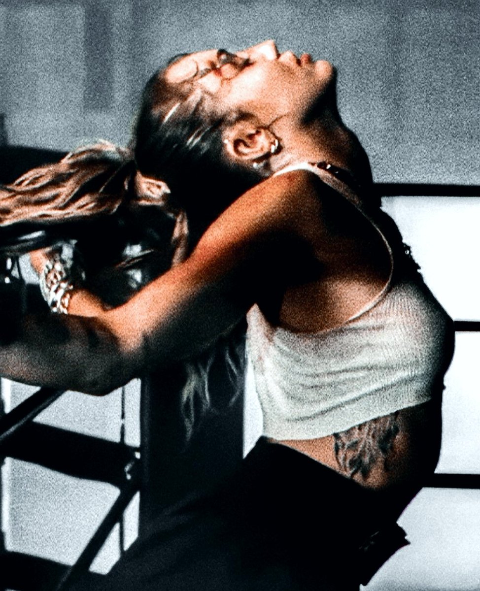 esthefanycyrus1's tweet photo. Don't Call Me Angel https://t.co/uvHC1Xr6dH