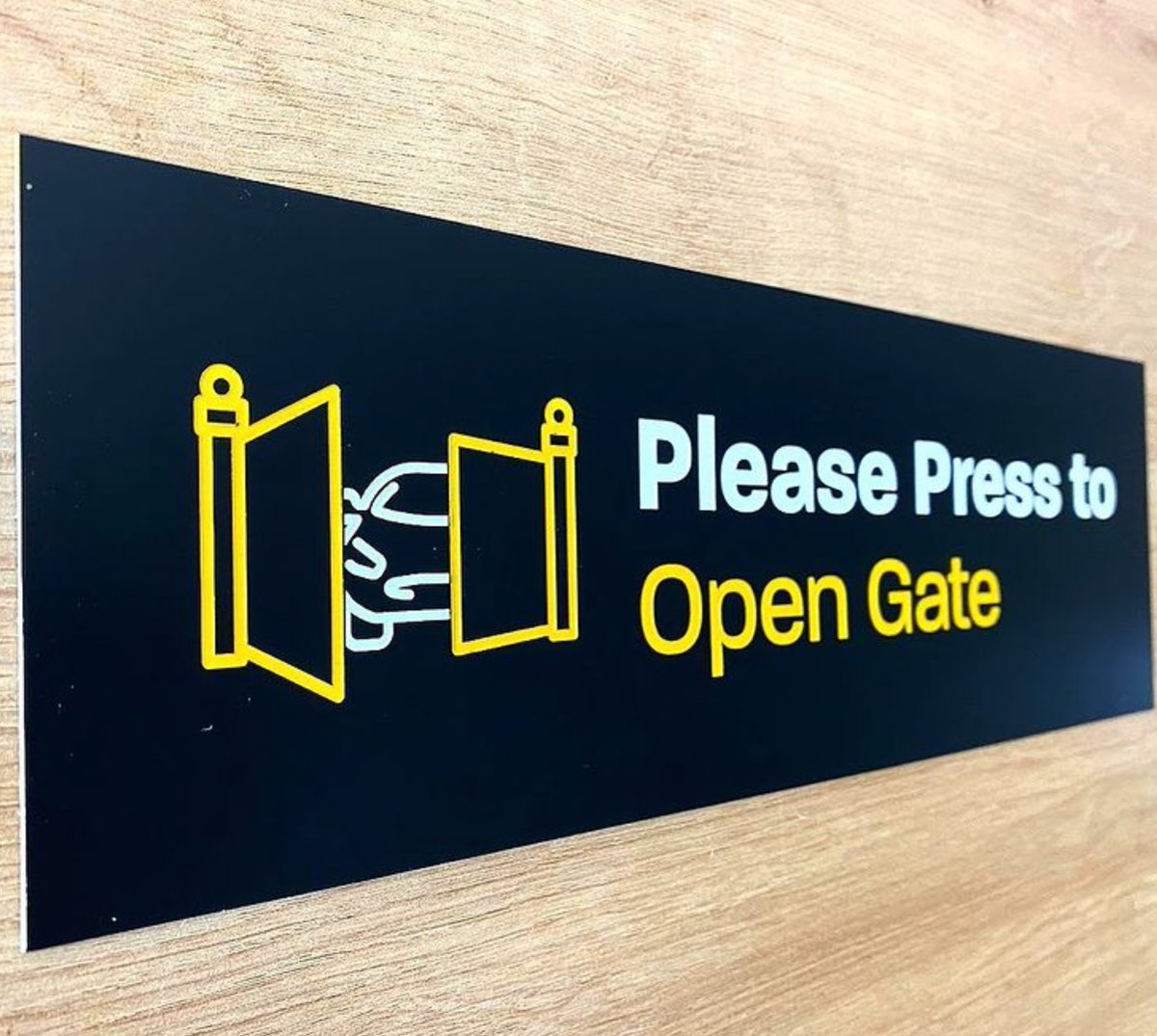 uopoffice's tweet image. Outdoor wall signs complete for a customer. Specifically designed to match their current branding. 

#signs #outdoorsign #wallsign #personalisedsign #personalised #branded #office #homeoffice #business #uop #universal #offers #quote #universaloffice #instadaily #igerdaily