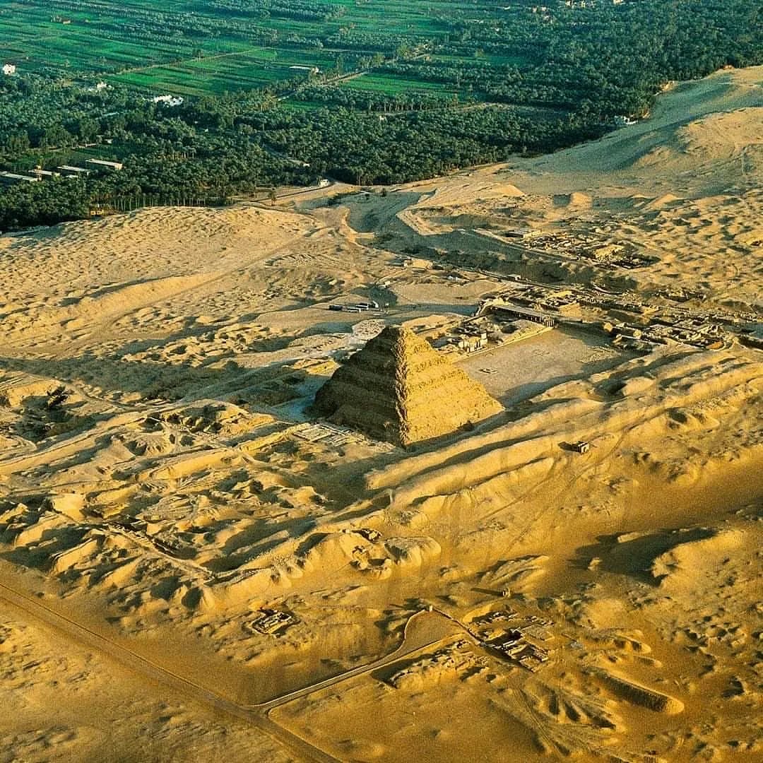 Complejo arqueológico de #Saqqara #Egipto, la necrópolis más importante de Menfis desde su fundación (I dinastía) hasta la época cristiana (3050 a.C. hasta 540).