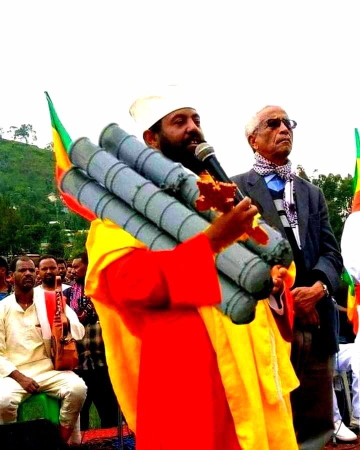 🚩 Sources from today's interfaith meeting in #Gondar claim Aba Yosef, the priest who became a meme for fabricating "nuclear bomb" stories to gaslight #GondarMassacre was confronted by religious leaders &amp; told he will be sued. 

Good luck proving #Ethiopia has nuclear! 😂