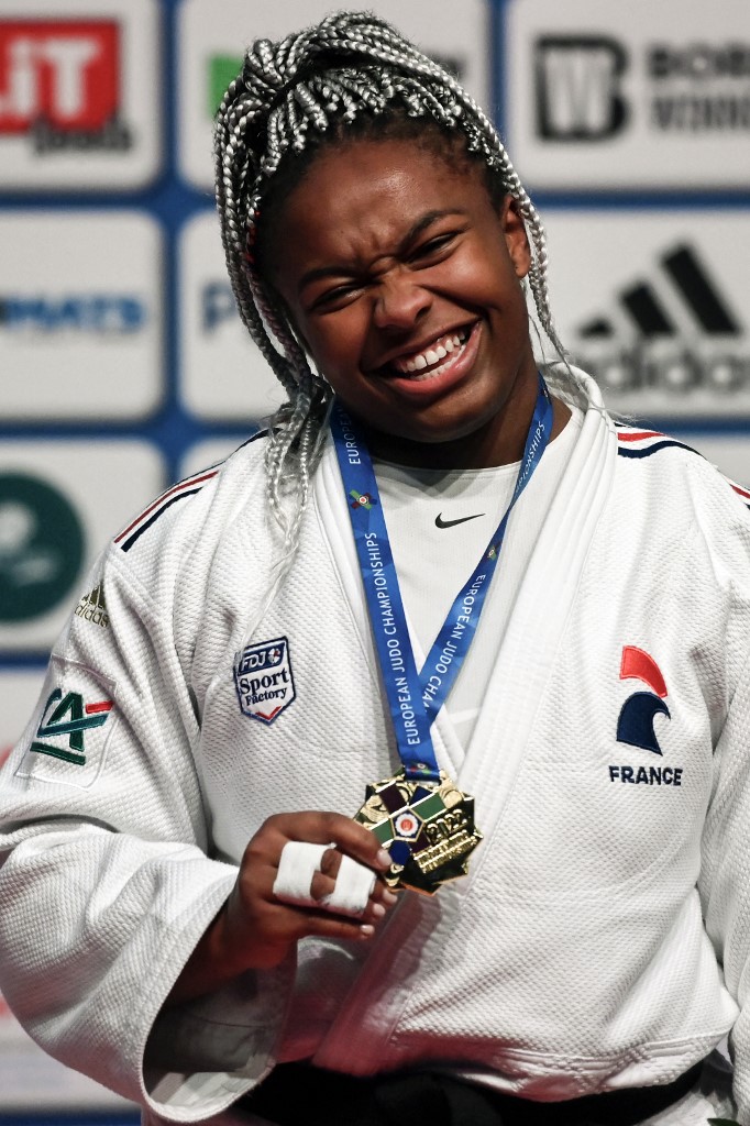 Il y a 10 jours, en Bulgarie, elles ont fait rayonner le <a href="/PSG_Judo/">PSG Judo</a> en devenant championnes d'Europe. Ce soir dans 💥100% PSG💥, on passe une heure avec <a href="/romane_dicko/">Romane Dicko</a> et <a href="/MarieEveGahie/">Marie-Eve GAHIÉ</a>, deux étoiles de la discipline ⭐️🥋⭐️

⌚️18h08 ☎️0142301010 📻107.1