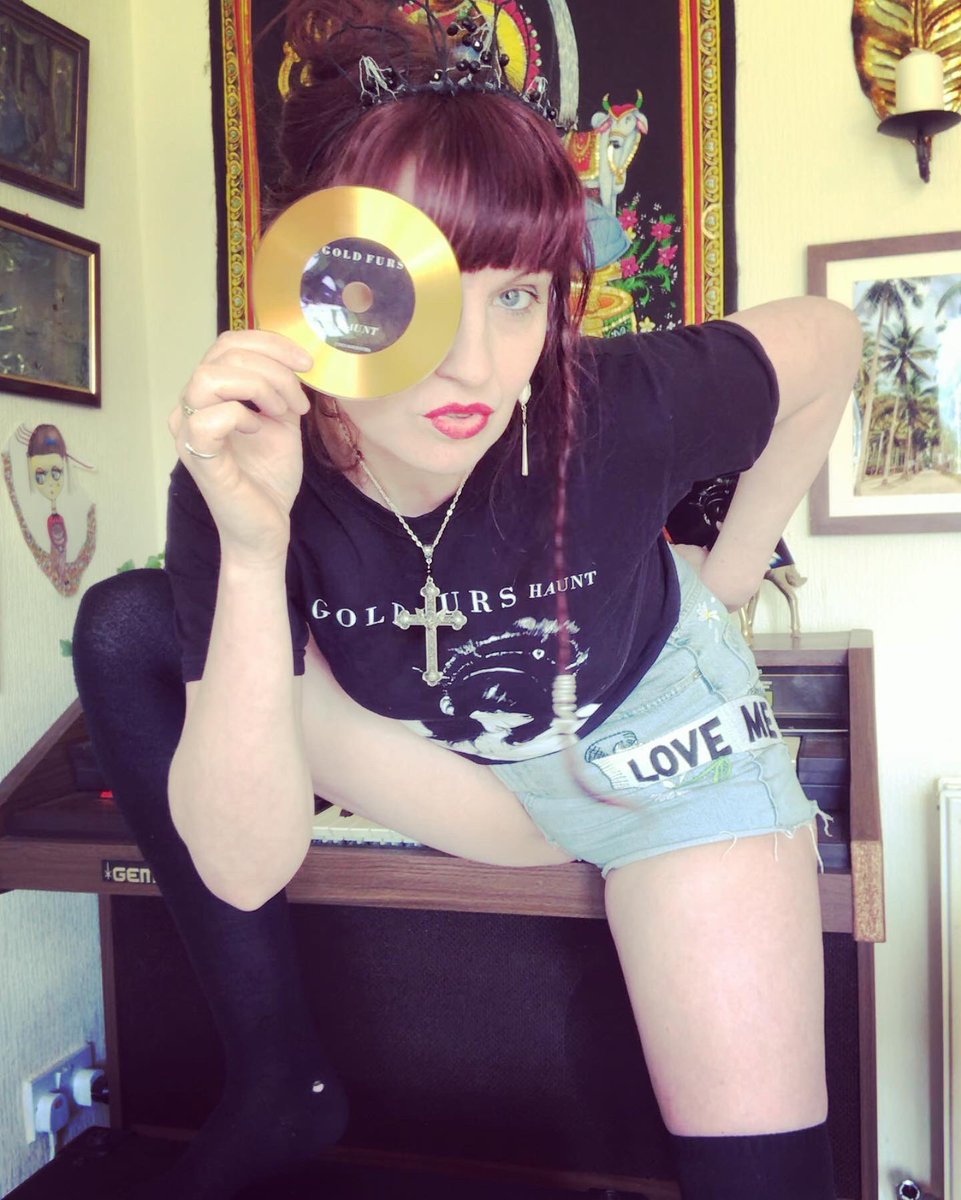GOLDFURS's tweet photo. A year ago today I released HAUNT. A collection of songs I am immensely proud of 🖤 thank you to everyone who has streamed, downloaded and purchased. I have GOLD disc cds and T-shirts for sale in my merch shop now 🌚 🧛 💋 https://t.co/uxEzKFqu0H https://t.co/gHMGo2paOc