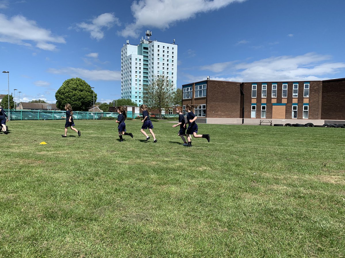 budeparkprimary's tweet photo. 1SM have been practising their long distance running in the beautiful sunshine ☀️🏃🏽‍♀️ #steadypace https://t.co/lOzrFFAcuD