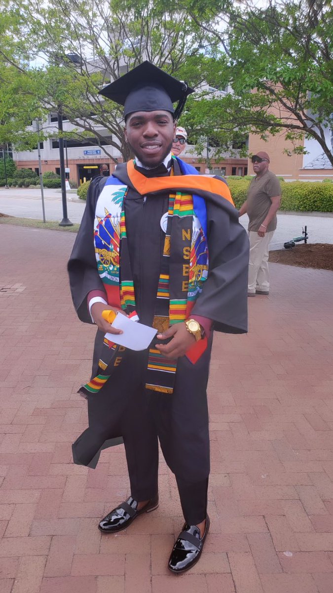 Neg_Lagonav's tweet photo. B.S in Computer Engineering with a minor in Electrical Engineering, Engineering Management and Computer Science 🙏🏾❤️ In the words of Lebron « About damn time « 
All Glory to God🗣 https://t.co/2MWPNOuvTU