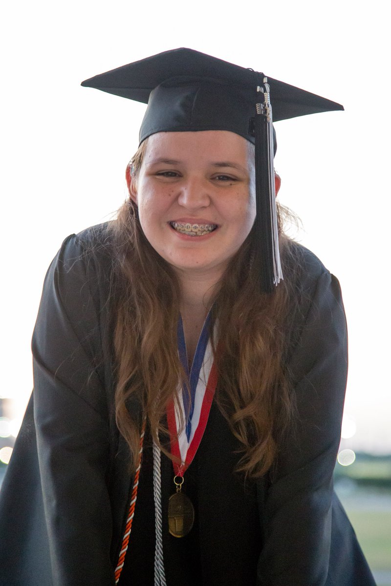 texasphotochick's tweet photo. This girl graduates from UNT on Saturday. #UNTCVAD #UNT22 https://t.co/DipZvkYZym