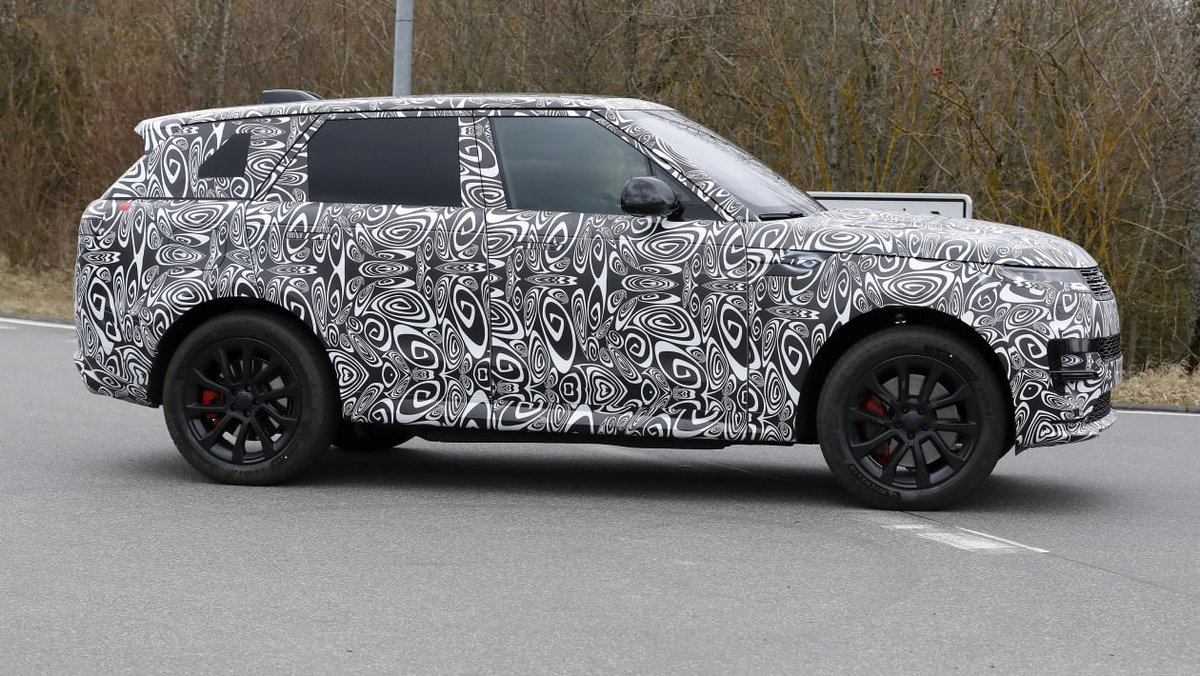 Alphale4se's tweet photo. New 2022 Range Rover Sport to be revealed this evening! After a lengthy teaser campaign, the all-new Range Rover Sport SUV will be uncovered at 7pm today...

Who's looking forward to the big reveal? https://t.co/yzGoFRmqh7