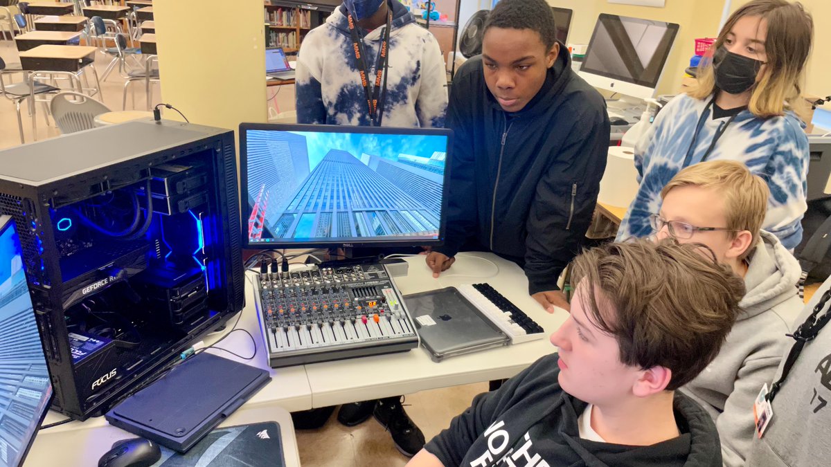 A group of @LPS_McManus tech students were looking for a more powerful computer for live streaming, graphics, and gaming. So they built their own. Read more ➡️ lindenps.org/mcmanus-techno… #LindenLeads #LindenLearns @LindenSupe @LPSTech_