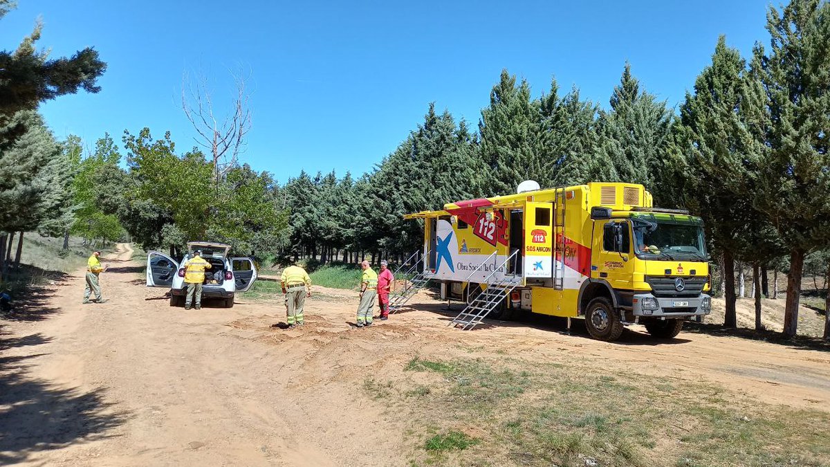 112Aragon's tweet photo. El vehículo del Puesto de Mando Avanzado (#PMA) del @112Aragon se ha desplazado a #Calamocha (#Teruel) para una jornada preventiva a la que han asistido el operativo de #incendios del @GobAragon y el IV Batallón de Intervención en #Emergencias (#BIEMIV) de @UMEgob.
#IIFFAragon https://t.co/CoqggYADfJ