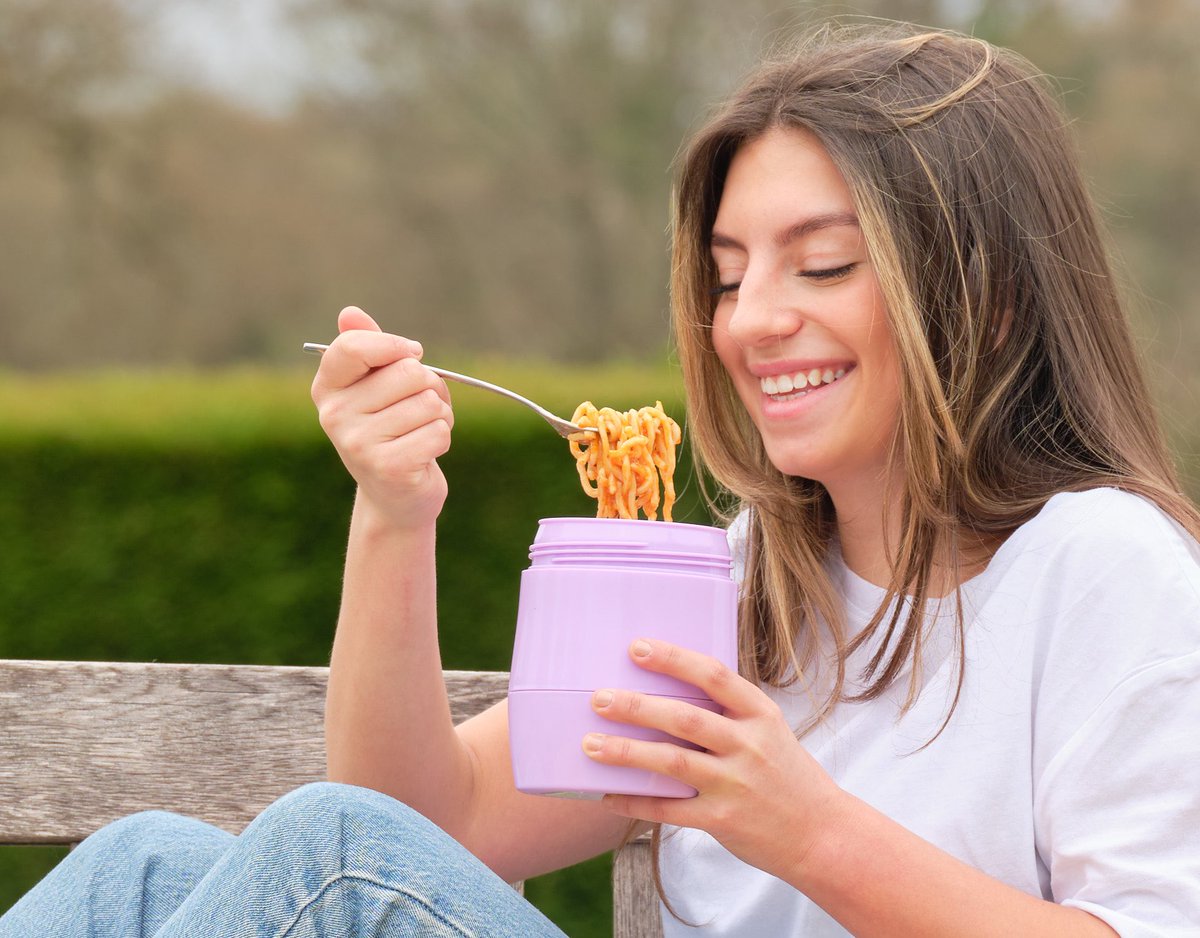 WATKITCHEN's tweet photo. This microwaveable flask from @swivlit is the perfect match for our yummy WAT KITCHEN boxes. Simply heat in the morning and it stays hot until lunch time

@swivlit and WAT KITCHEN… A match made in heaven. 😍 https://t.co/kPZYBITLOO