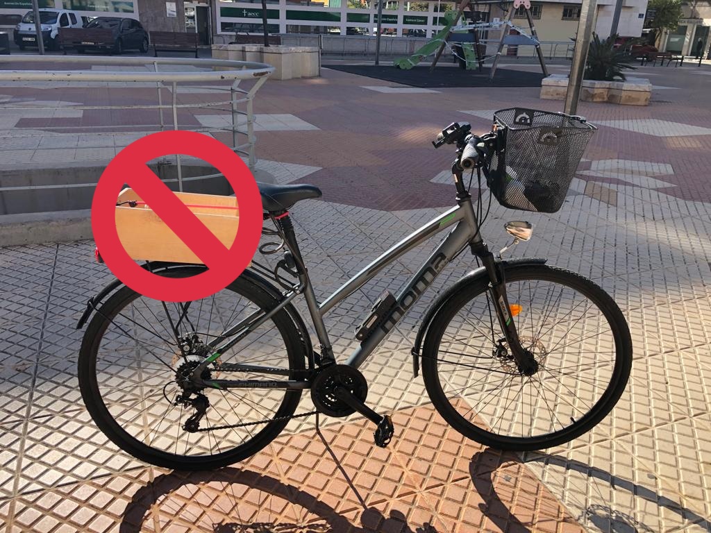 XaviArnou's tweet photo. Ahir li furtaren la bici a un amic al carrer de Cronista Carretes amb General Palanca, al costat de la Porta de la Mar (València). Ja du 3 en 5 anys.

Bastidor: BI2510 - 28HXD 7080569

Desesperat, sense 🅿️ segurs te la jugues constantment

Podeu difondre? 🙏🏼
@RedCiudadesBici https://t.co/8rJY0OBSvW