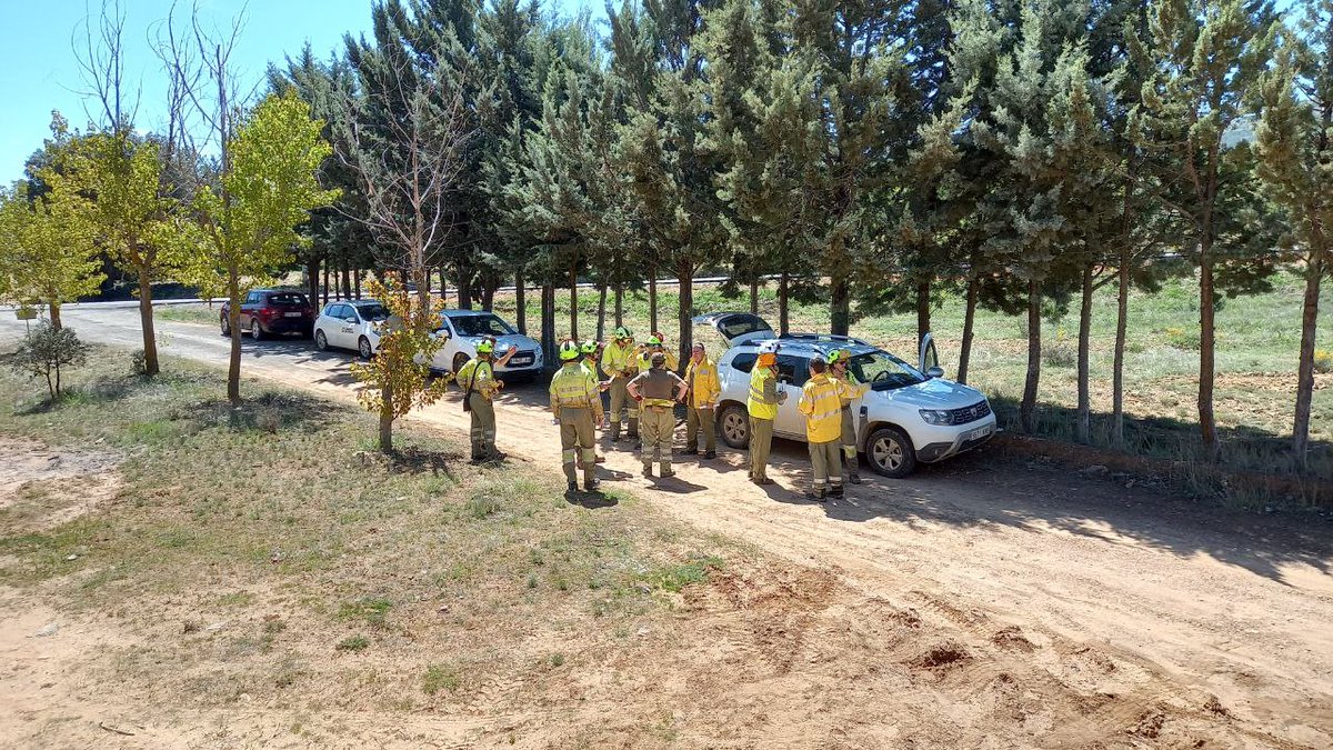 El vehículo del Puesto de Mando Avanzado (#PMA) del <a href="/112Aragon/">112 Aragón</a> se ha desplazado a #Calamocha (#Teruel) para una jornada preventiva a la que han asistido el operativo de #incendios del <a href="/GobAragon/">Gobierno de Aragón</a> y el IV Batallón de Intervención en #Emergencias (#BIEMIV) de <a href="/UMEgob/">UME</a>.
#IIFFAragon