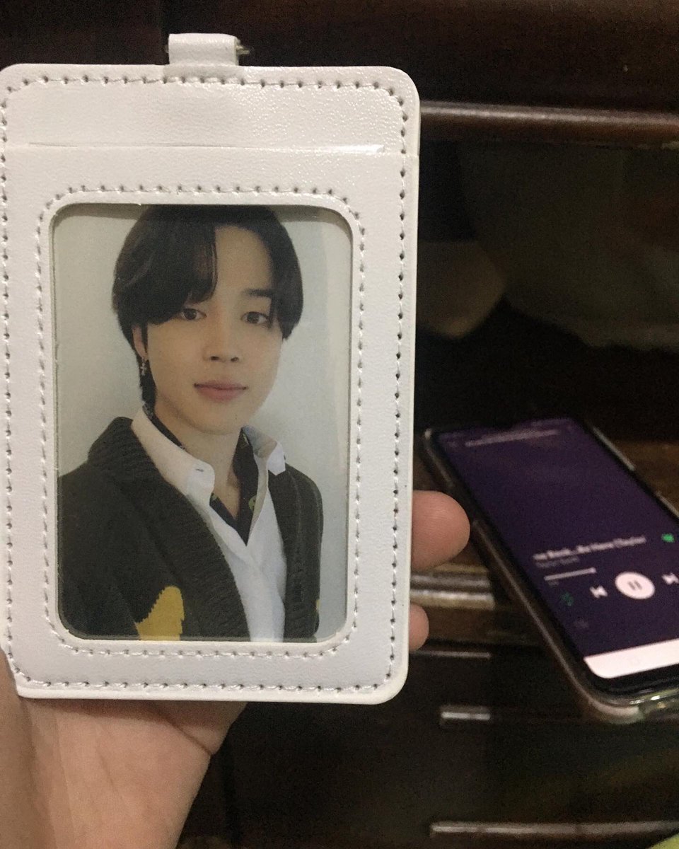 EverydayTaffy's tweet photo. I’M INLOVE WITH THESE AAAA THANK YOU @BanghypenPh 

received my DICON pcs safely🥰 

#BanghypenFeedbacks https://t.co/2aC9k7kkv1