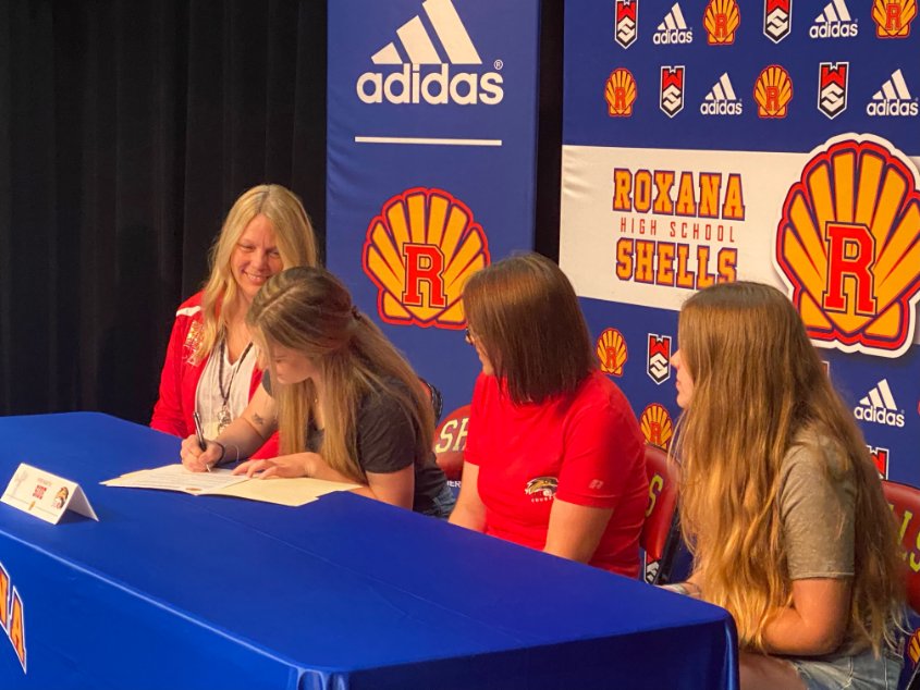 RoxanaAthletics's tweet photo. It’s College Athletics Signing Day. The future is bright and their future is even brighter!
Congratulations to our Roxana Senior Cheerleader Piper Martin on signing with SIUE. She will be joining their competitive cheer team in the fall.
We are so proud of Piper!!
@RHS_Shells https://t.co/tT75FUB5Aa