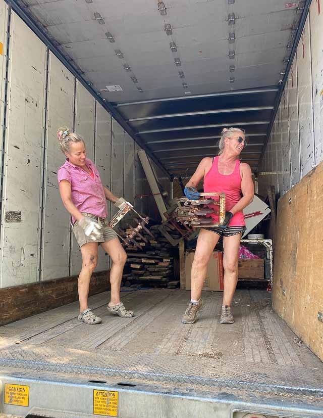 SawdustGirl's tweet photo. New blog post with all the life and LODGE updates from the past...since I last wrote a blog post. https://t.co/r8l2xysze7
#buildandbreakfast #remodeling #construction #renovation #building 
#buildlikeagirl #womenwhobuild #womenwithtools https://t.co/2qM7DU241v