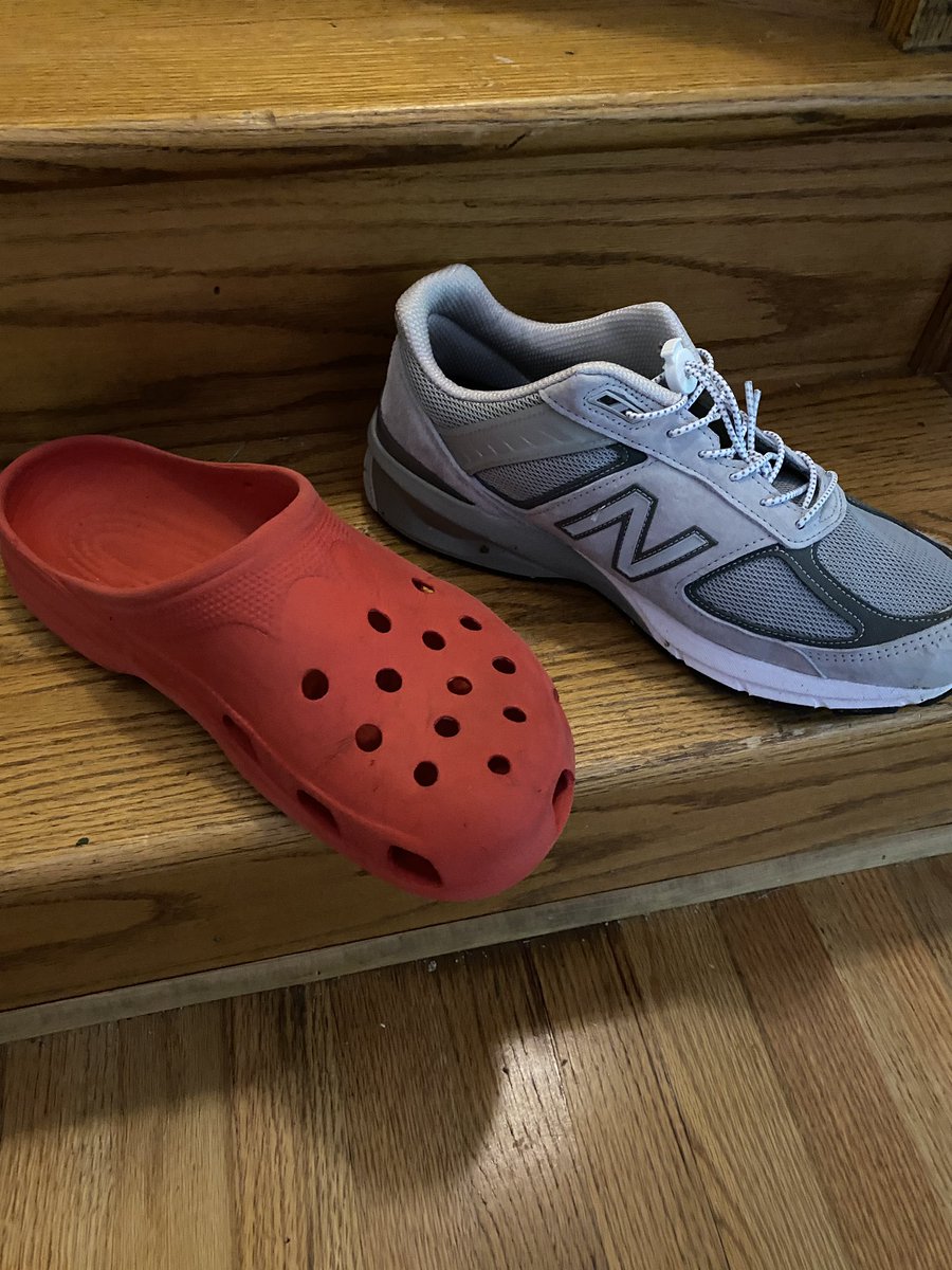 NC802SASI's tweet photo. @thomasjrennie #worstdadlife #crocs #newbalance https://t.co/mpdKFiUIBt