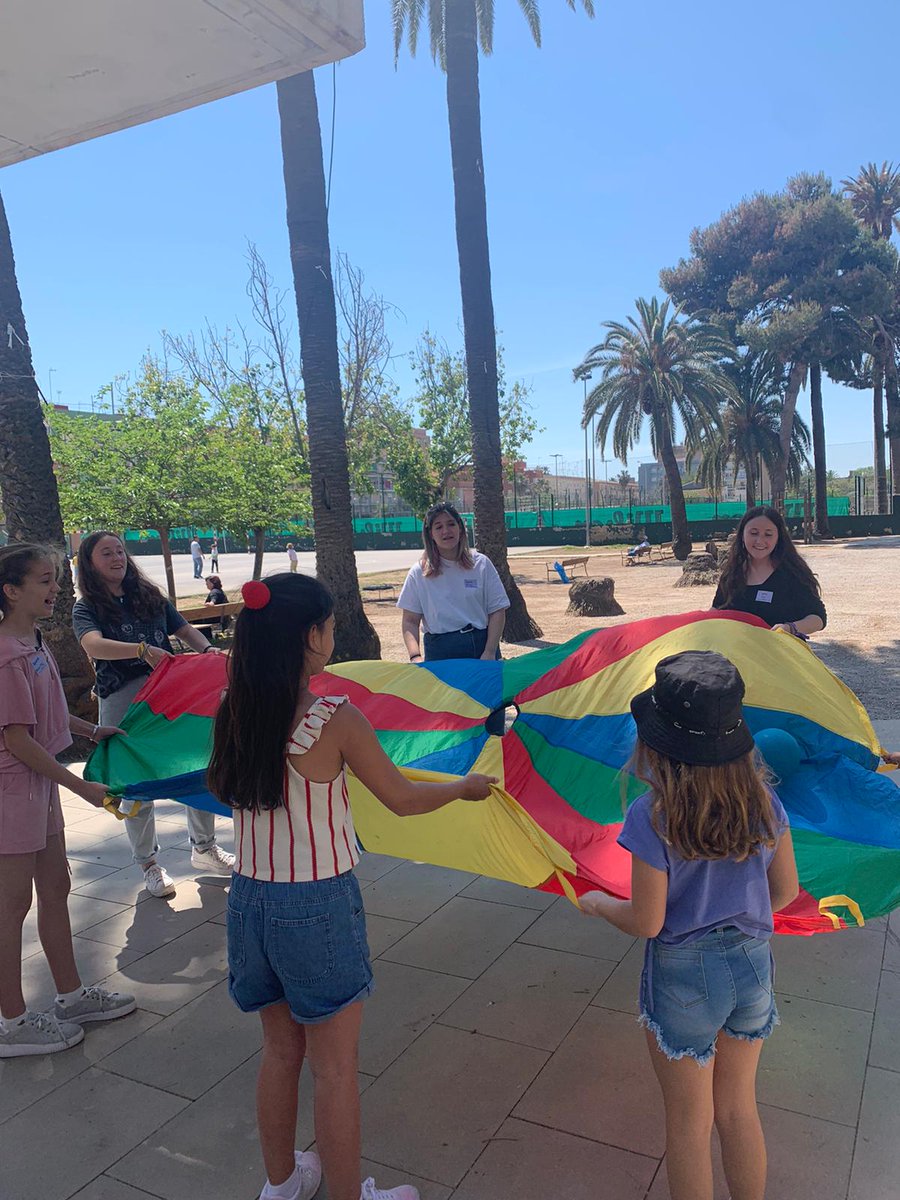 ¡Por fin celebramos el #ItakaSeMueve! Además era el 10º aniversario, y más de 400 personas se sumaron a la fiesta en el <a href="/EPiasMalvarrosa/">E. Pías Malvarrosa</a> ! ¡Os dejamos todas las fotos y la noticia en la que os lo contamos todo!

¡Gracias a tod@s!

itakaescolapios.org/2022/05/fiesto…