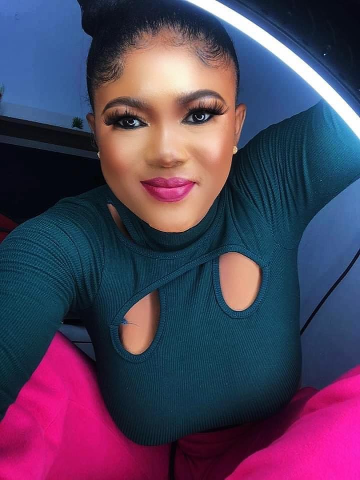 theHOTJEM's tweet photo. Caro of the #CaroandCopees comedy show is looking beautiful. π https://t.co/w73yBSdaDk