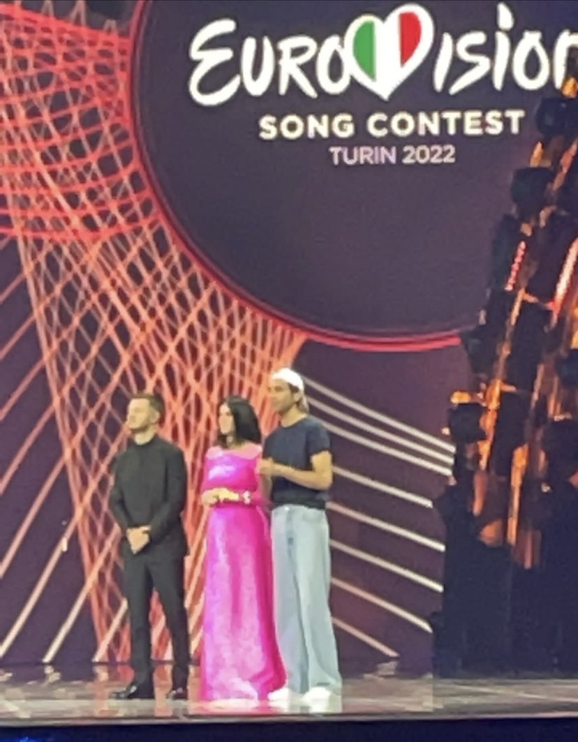 MikaItalianFans's tweet photo. .@mikasounds @LauraPausini @alecattelan Rehearsal @Eurovision @EurovisionRai #ESCita #ESC2022 
#mikaitalianfans 💕 @ColoriMika ☺️ https://t.co/4aVZFeuO9R