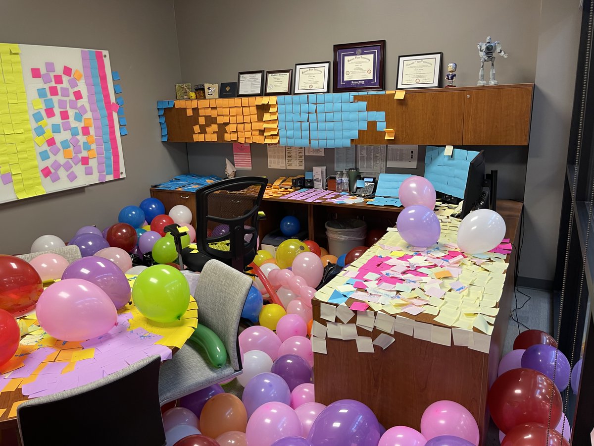 SouthHSCougars's tweet photo. Well played South High Class of 2022…well played. 
It’s always a great day to be a Cougar! https://t.co/BuvbZfbXeh