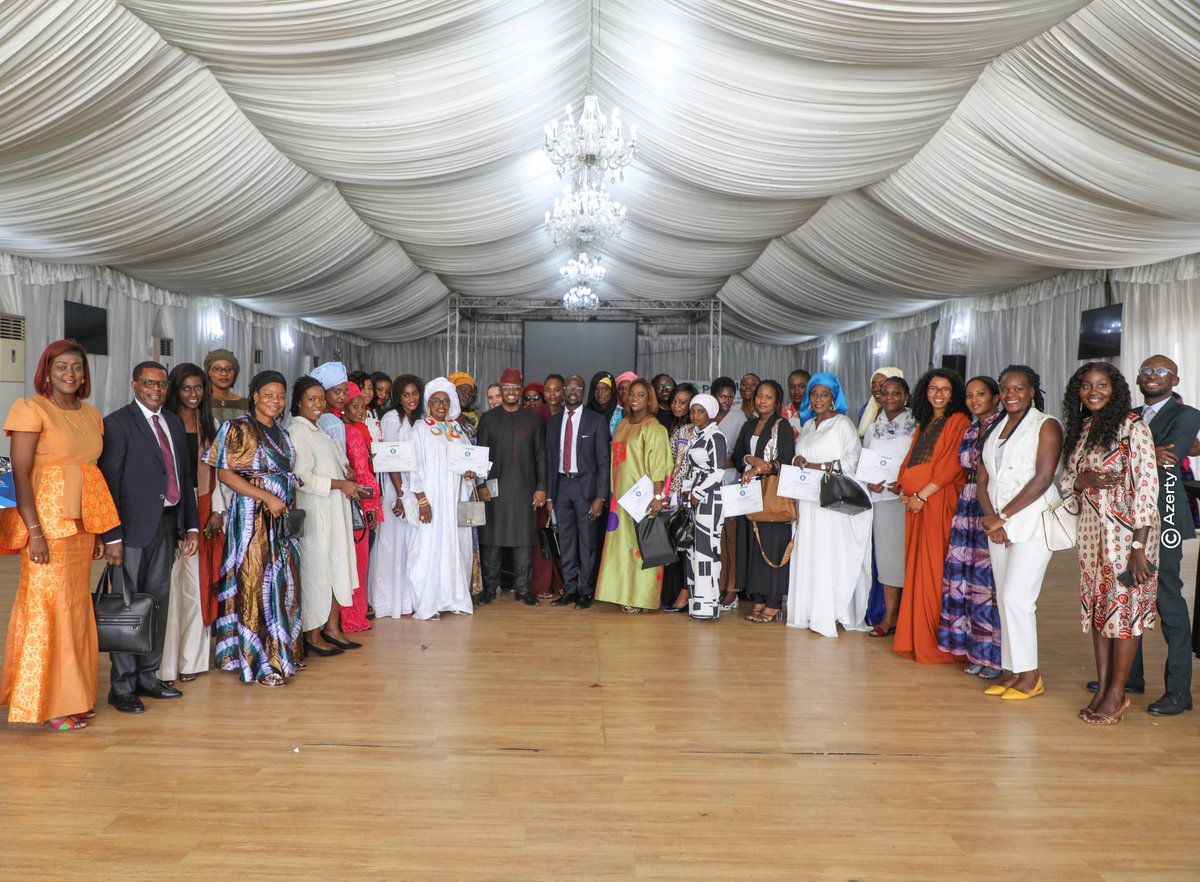 Live | Événement de clôture #Pareel 

Photo de famille des pareelistes ! 

Merci beaucoup aux partenaires, coachs, formateurs et ambassadeurs qui ont soutenu ce projet. 

#Leadership #Skills #WomenEmpowerment