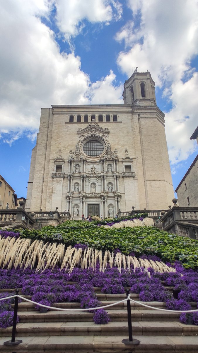 Si puedes pasarte por #Girona esta semana, no lo dudes, te encantará. #tempsdeflors
