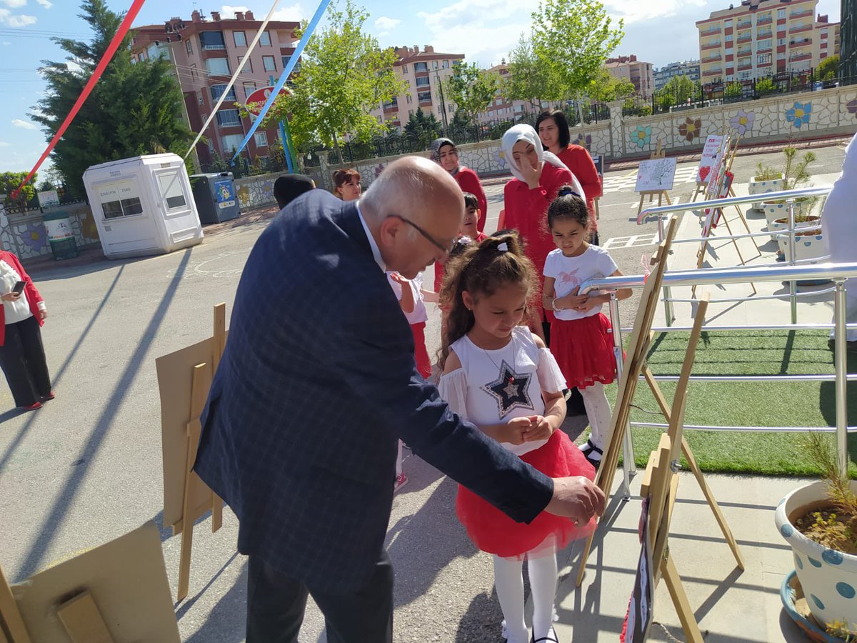 İl Milli Eğitim Müdürümüz Seyit Ali Büyük 'Okulumda Kan'panya Var' Projesi kapsamında kan bağışı kampanyası düzenleyen Karatay Belediyesi Fetihkent Anaokulunu ziyaret etti.

<a href="/tcmeb/">Millî Eğitim Bakanlığı</a> <a href="/TCKonyaValiligi/">Konya Valiliği</a> <a href="/SeyitAliBuyuk/">Seyit Ali Büyük</a> 
#KANpanya 
#KonyaMEM