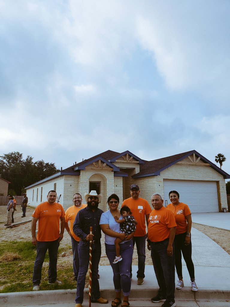 Jonathan Selvera (@athalbor) on Twitter photo The #teamdepot Doing the right thing and Giving back to our community! Thank you U.S. Army Specialist Jacob Sanchez! <a href="/SendejoRoy/">Roy</a> @Marcy_olivarez <a href="/HermanRoqueOch1/">Herman Roque</a> <a href="/Robs_Sanchez255/">Robert Sanchez</a> <a href="/janie0506/">Moreno- Zuniga</a> <a href="/Derek_Ruiz1216/">Derek Ruiz</a> <a href="/pattyasds0506/">Patty Ordonez</a> The #teamdepot Doing the right thing and Giving back to our community! Thank you U.S. Army Specialist Jacob Sanchez! <a href="/SendejoRoy/">Roy</a> @Marcy_olivarez <a href="/HermanRoqueOch1/">Herman Roque</a> <a href="/Robs_Sanchez255/">Robert Sanchez</a> <a href="/janie0506/">Moreno- Zuniga</a> <a href="/Derek_Ruiz1216/">Derek Ruiz</a> <a href="/pattyasds0506/">Patty Ordonez</a>