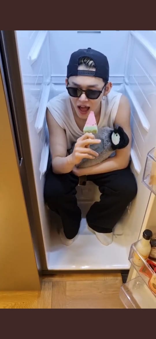 cuu_00's tweet photo. BENERAN MASUK KULKAS DONG, PLIS INI NGAKAK BANGET😭😭 

YEONJUN MASUK KULKAS https://t.co/Kqm7fFc72U