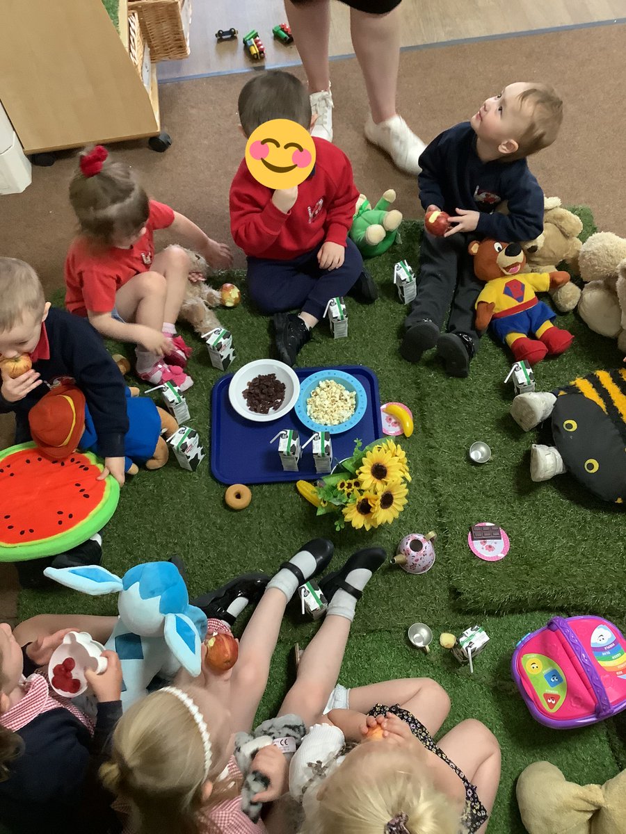 ESheret13's tweet photo. What a fantastic time we had at our teddy’s bear picnic today! 🐻🍎
We enjoyed making some yummy teddy bear toast for our picnic first and making teddy bear faces with our fruit before sharing our snack with our teddies 🐻 @abbyearlyyears @LouiseD160514s https://t.co/F1eUMhZSn7