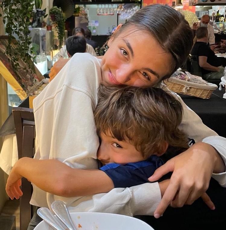 minirossty's tweet photo. Feliz día de la madre a la mujer más hermosa que pudo tener el mundo <3 https://t.co/w32PmR8eNQ