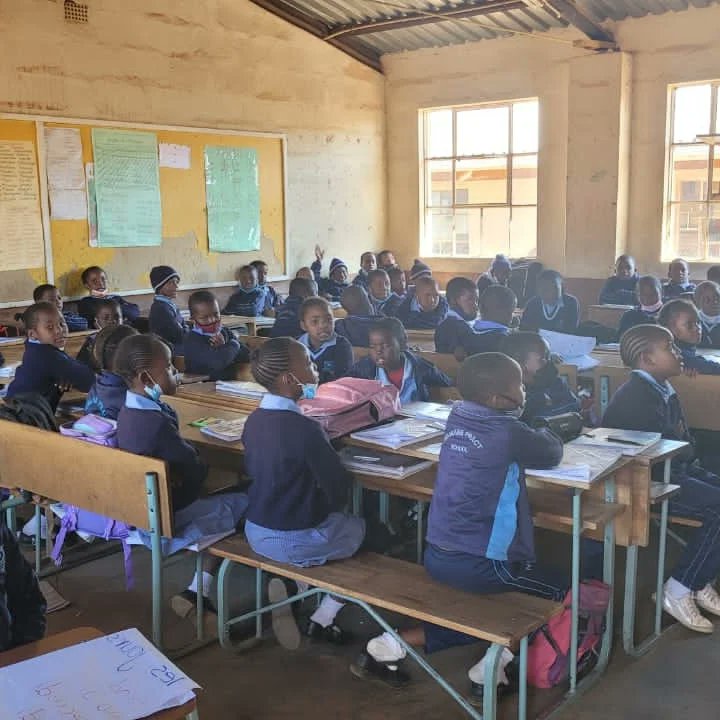 Allianceswazi's tweet photo. Today marks the second day of visiting schools💃💃 and TTCs in Eswatini for our French Experts. Now we getting ready for the workshop for the next 3 days to review the curriculum. 
@FranceMaputo @FeiLaReunion @Univ_Reunion https://t.co/O30W0uQWNN