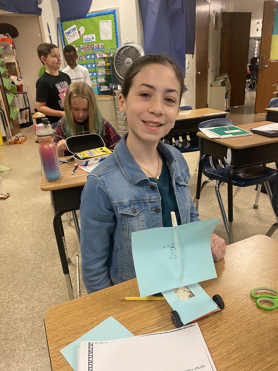 Sthawkins4's tweet photo. My 4th Grade Engineers working on their sail car designs! @WindsorFarmES #aacpsscience #aacpsawesome https://t.co/kDC1SmJoyt