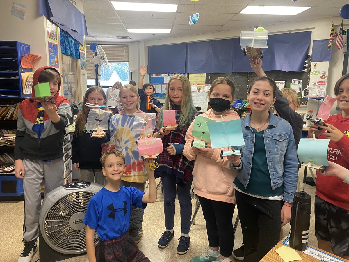 Sthawkins4's tweet photo. My 4th Grade Engineers working on their sail car designs! @WindsorFarmES #aacpsscience #aacpsawesome https://t.co/kDC1SmJoyt