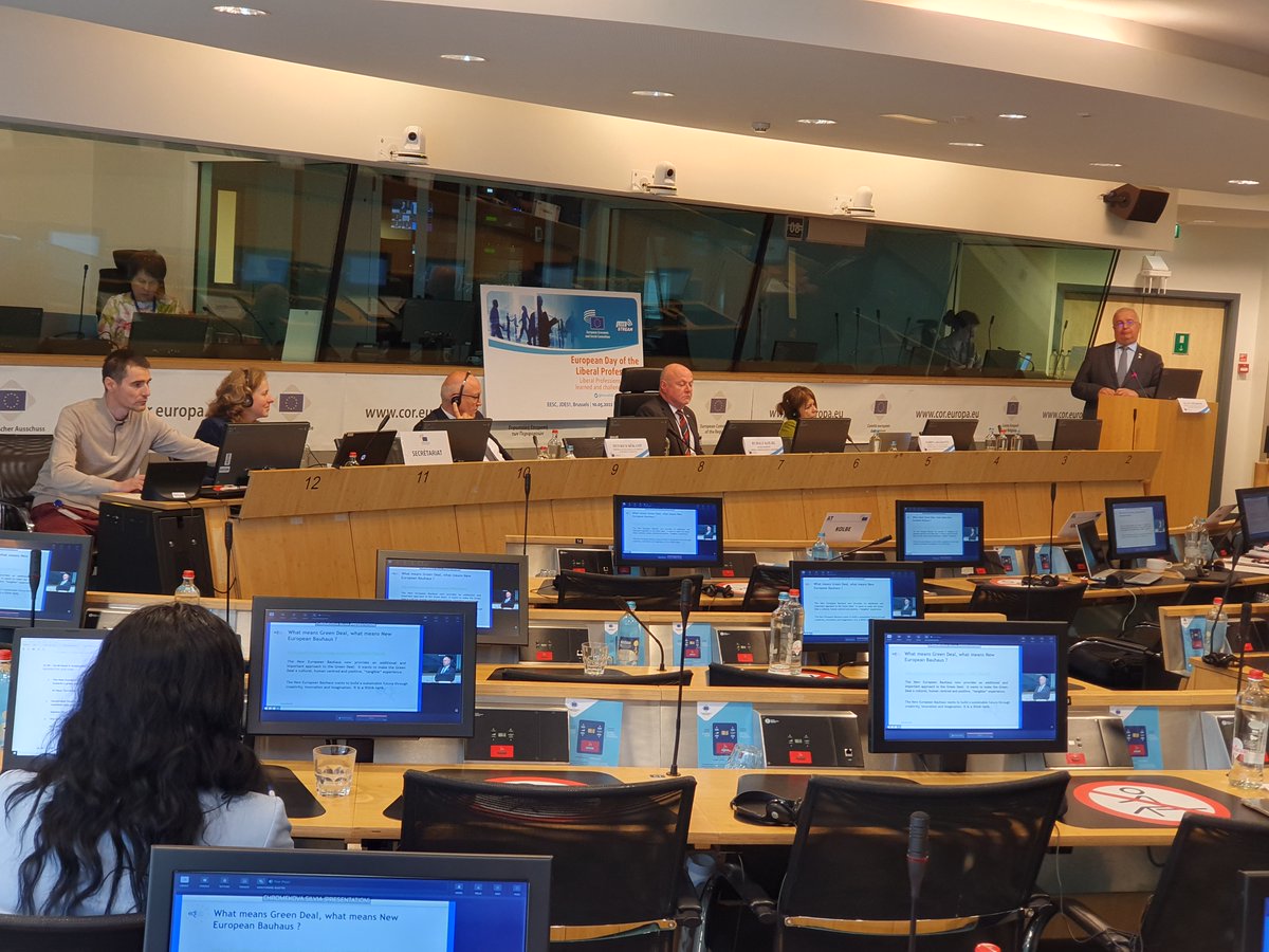 4⃣th panel will focus on #SDGs:

♻️#NewEuropeanBauhaus: #LiberalProfessions in the participatory process towards a green transition
🫰#EUGreenDeal as economic driver

w/ Rudolf Kolbe, Klaus Thürriedl, <a href="/SabrinaDiamant7/">Sabrina Diamanti</a> &amp; Heinrich Bökamp

📺LIVE: europa.eu/!kXcmJQ