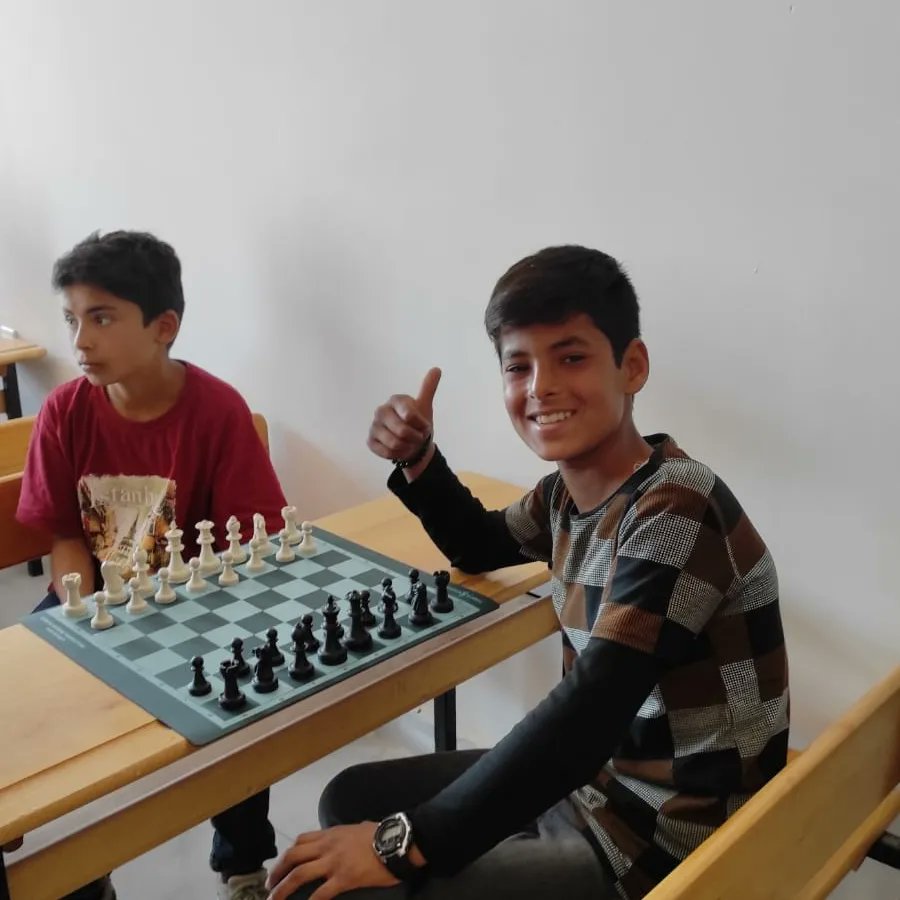 srnc_ilkorta's tweet photo. Bahar Şenlikleri kapsamında 6 okulun katılımıyla düzenlenen ve 6 kategoriden biri olan satranç turunasında öğrencilerde 2. olan öğrencimiz İbrahim ALTIN'ı ve öğretmenlerde 3. olan okul psikolojik danışman ve rehber öğretmenimiz Serdar GÜRKAYNAK'ı tebrik ederiz. @EyyubiyeMem63 https://t.co/hVBGisC0nf