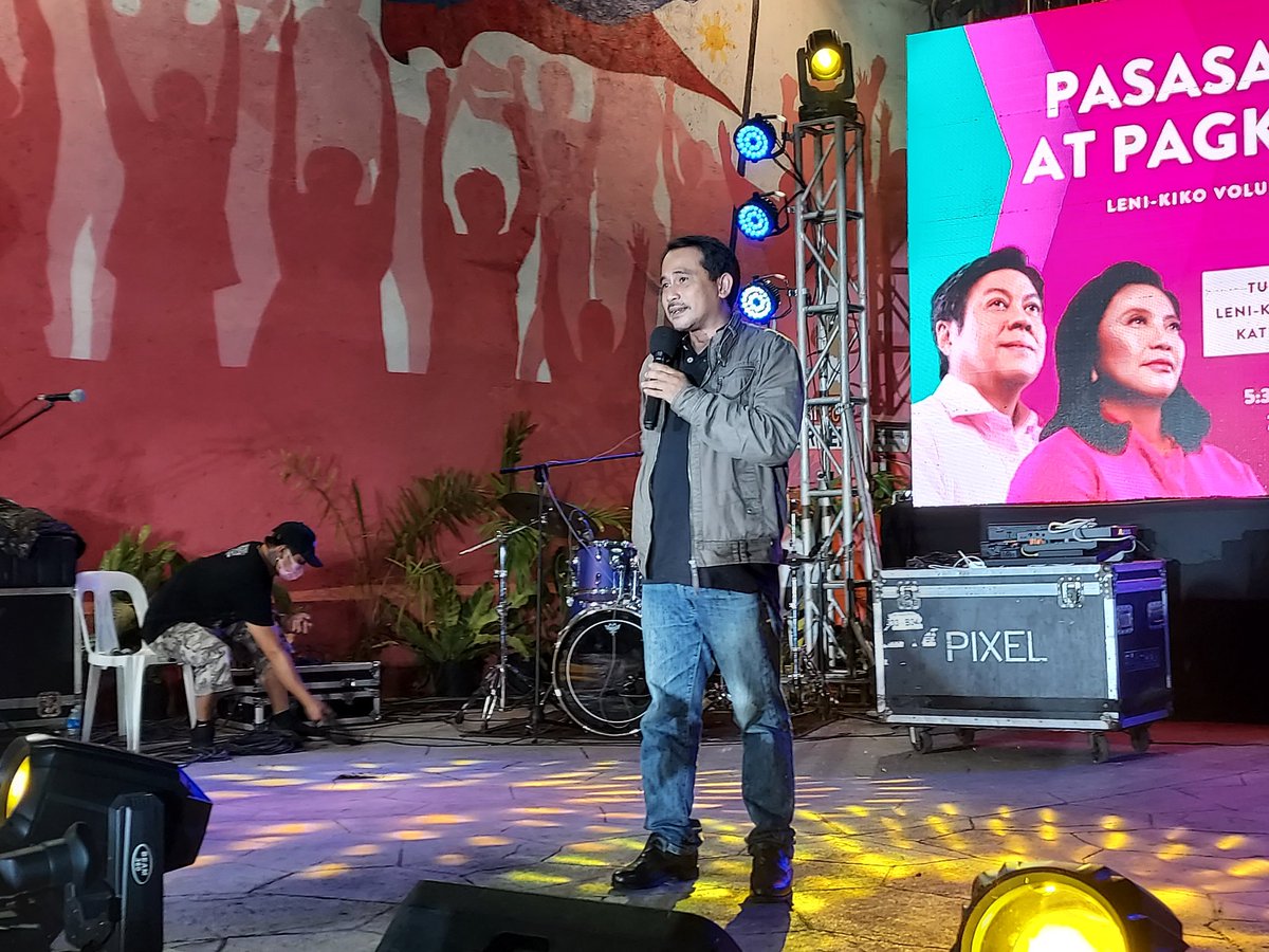 jairojourno's tweet photo. Labor champion and Senatorial candidate Luke Espiritu makes a surprise appearance in the volunteers' night for Leni-Kiko supporters. 

Espiritu says 'kakampinks' supported his bid. https://t.co/VKeLU2Zh9t