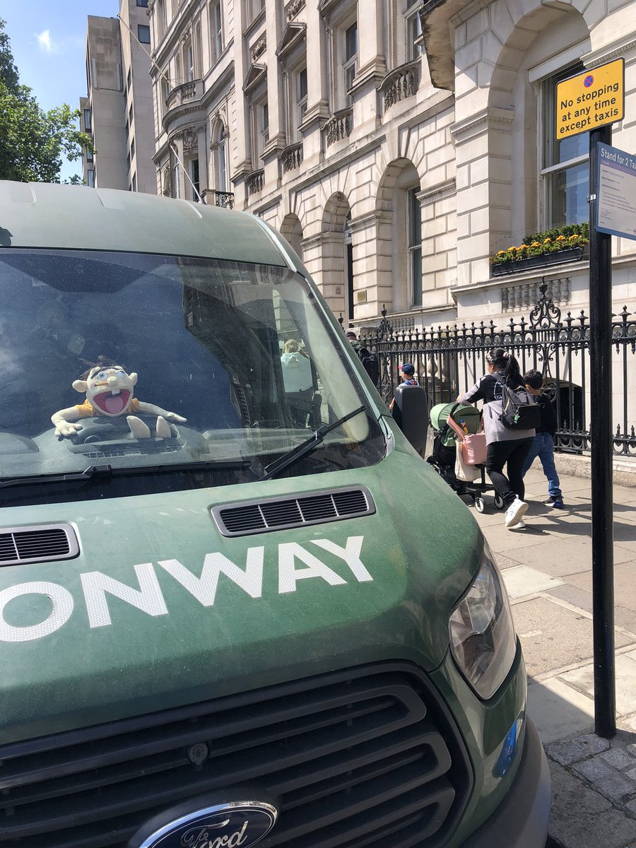 Matthew70164866's tweet image. More Conway vehicles parked on a working rank. There was a tweet yesterday about the rank outside Mama Mia, could somebody tag the relevant people in for me…..